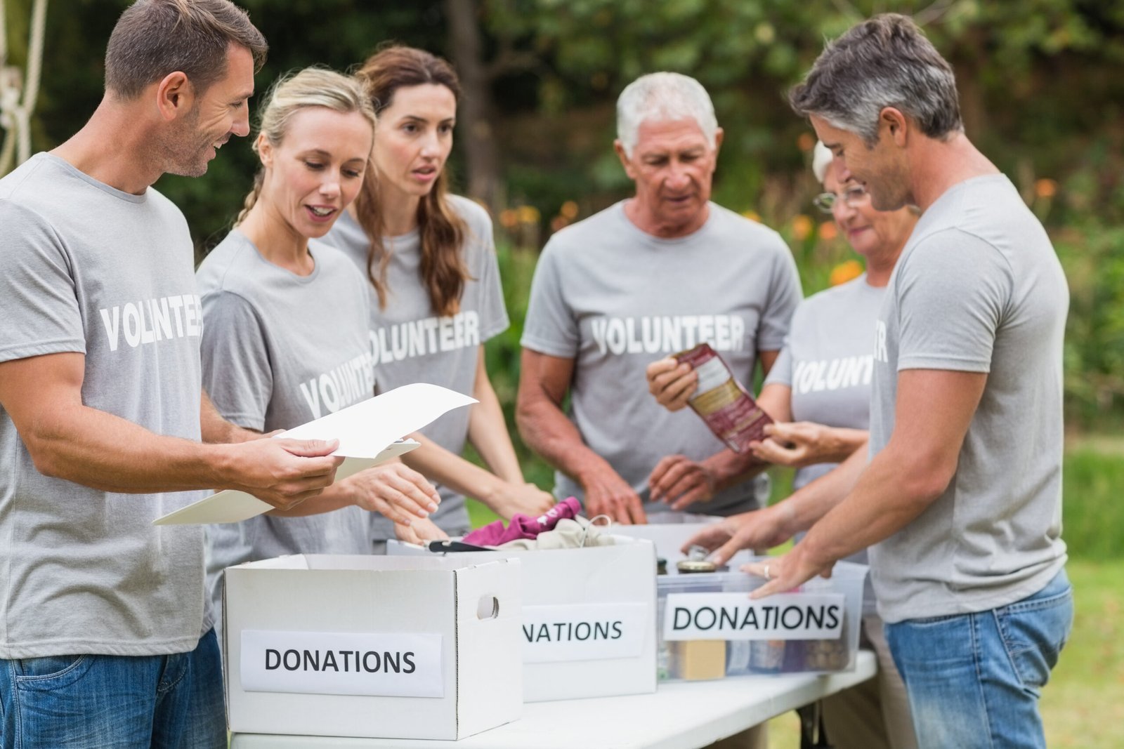 الصدقات والعطاء والجمعيات الخيرية في كندا
